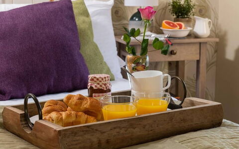 Coulscott Peacock Cottage: Cibo, Tavola, Serveware, Ingrediente, Mobilia, Cibo Da Mangiare Con Le Mani, Dolce, Bicchieri, Prima Colazione