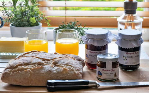 Coulscott Bantam Cottage: Cibo, Tavola, Ingrediente, Serveware, Bicchieri, Tavolo, Mobilia, Prima Colazione