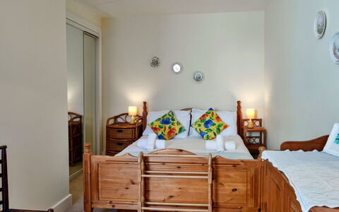 Westward Ho 604: Mobilia, Interior Design, Parete, Pavimentazione, Camera Da Letto, Pavimento, Letto, Legna, Camera, Soffitto