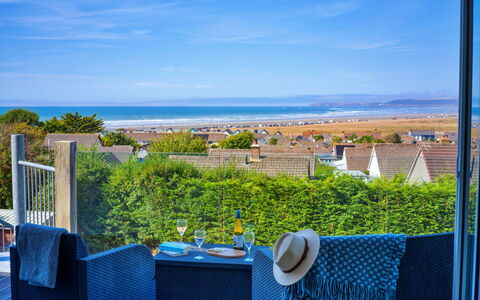 Thorndale: Mobilia, Ricorrere, Sedia, Eco Hotel, Landscaping, Mobili Da Esterno, Hotel, Villa, Balcone, Attico