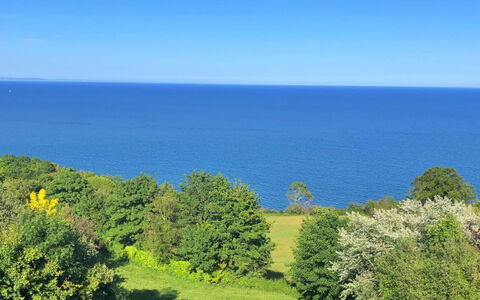 Cliff Lodge: Blu, Cielo, Verde, Orizzonte, Vegetazione, Paesaggio Naturale, Pascolo, Arbusto, Mare, Nube