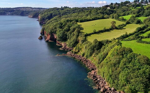 Cliff Lodge: Acqua, Corpo D'Acqua, Costa, Costiera E Morfologie Oceanic, Paesaggio Naturale, Terreno, Alveo, Promontorio, Baia, Riva