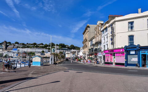 Harbour View: Costruzione, Città, Cittadina, Quartiere, Strada, Spazio Pubblico, Uso Misto, Street Luce, Car Famiglia, Parcheggio