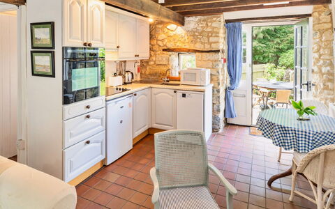 Lea Hill, Woodpecker: Mobilia, Interior Design, Sedia, Tavolo, Cucina & Sala Da Pranzo Tavolo, Pianta Della Casa, Cucina, Cabinetry, Controsoffitto, Elettrodomestico Da Cucina