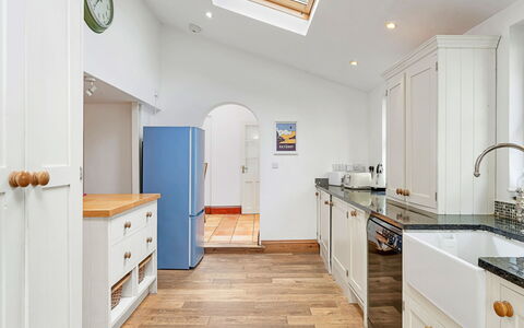 Larkrise: Interior Design, Pavimentazione, Mobilia, Parete, Pavimento, Cabinetry, Legna, Controsoffitto, Soffitto, Cucina