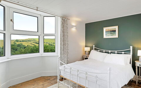 Larkrise: Interior Design, Letto, Camera Da Letto, Pavimentazione, Parete, Mobilia, Bedding, Pavimento, Lenzuolo, Soffitto