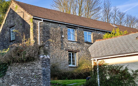 Trimstone Manor - Granary Cottage: Parete, Costruzione, Finestra, Casa, Arbusto, Villetta, Tetto, Casa, Muro ​​Di Pietra, Muratura