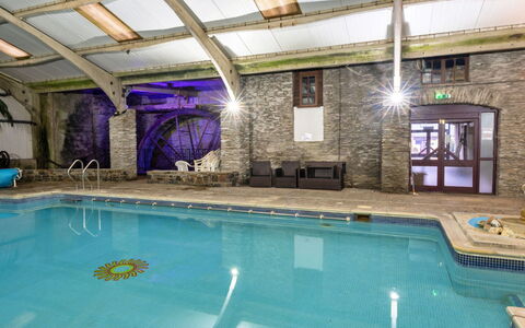 Trimstone Manor - Granary Cottage: Piscina, Ricorrere, Hotel, Resort Citta ', Centro Ricreativo, Giochi D'Acqua