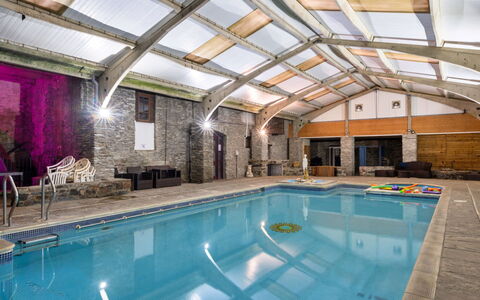 Trimstone Manor - Mill Cottage: Piscina, Ricorrere, Materiale Composito, Hotel, Terme, Centro Ricreativo, Resort Citta ', Giochi D'Acqua