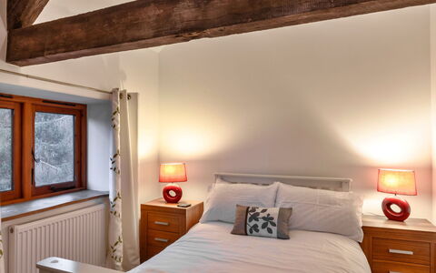 Ivy Cottage, Great Houndbeare Farm: Mobilia, Interior Design, Letto, Camera Da Letto, Parete, Legna, Soffitto, Bedding, Lenzuolo, Camera