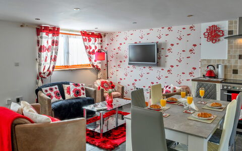 Poppy Cottage, Great Houndbeare Farm: Mobilia, Interior Design, Casa, Appartamento, Soggiorno, Camera, Divano, Soffitto, Lancia Cuscino, Sedia