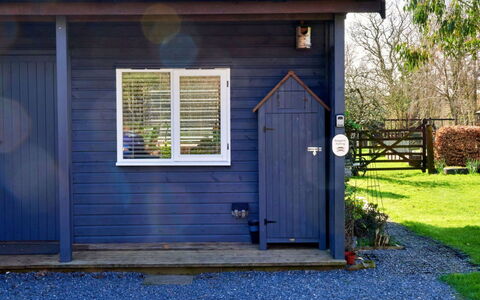 Snuggery: Legna, Porta, Villetta, Tetto, Casa, Raccordo, Edifici Giardino, Capannone, Giardino, Backyard
