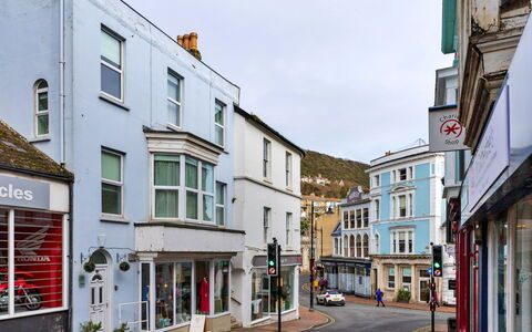 Isle of Wight 601: Costruzione, Finestra, Manto Stradale, Cittadina, Città, Zona Residenziale, Facciata, Quartiere, Zona Urbana, Architettura