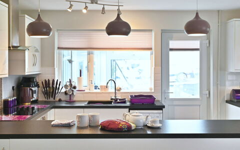 Forget Me Not: Cucina, Mobilia, Interior Design, Controsoffitto, Lampada, Soffitto, Elettrodomestico Da Cucina, Cabinetry, Illuminazione, Casa