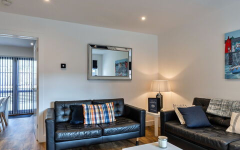 Salt & Stone: Interior Design, Mobilia, Pavimentazione, Divano, Appartamento, Pavimento, Soffitto, Camera, Casa, Soggiorno