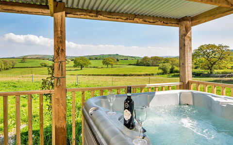 Y Golchdy: Villetta, Agriturismo, Color Legno, Latifoglie, Eco Hotel, Azienda Agricola, Log Cabin, Ranch, Villa