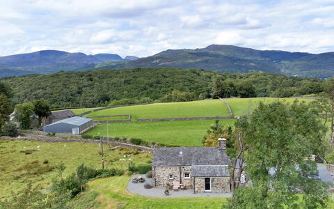 Penclogwynau: Erba, Casa, Pascolo, Area Rurale, Paesaggio, Villetta, Highland, Collina, Lotto