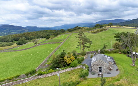 Penclogwynau: Erba, Paesaggio Naturale, Pascolo, Collina, Highland, Paesaggio, Area Rurale, Lotto, Nube