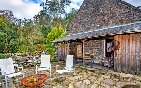 Waen Fechan: Legna, Villetta, Casa, Muro ​​Di Pietra, Flagstone, Shade, Giardino, Agriturismo, Backyard, Materiali Naturali