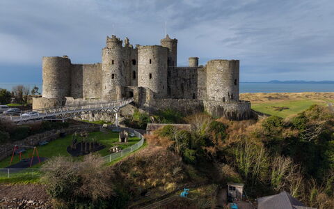 Tan-Y-Foel: Cielo, Castello, Storia, Attrazione Turistica, Rovine, Muro ​​Di Pietra, Fortificazione, Sito Storico, Architettura Medievale