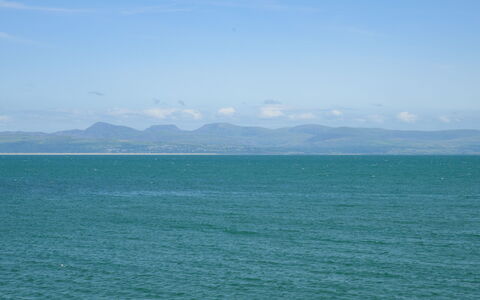 Ty Glan Y Mor: Blu, Cielo, Risorse Idriche, Giorno, Orizzonte, Nube, Mare, Costiera E Morfologie Oceanic