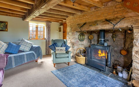 Waen Farm Cottage: Legna, Casa, Mobilia, Casa, Villetta, Latifoglie, Camino, Sedia, Agriturismo, Soggiorno