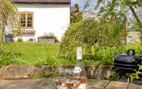 Waen Farm Cottage: Mobilia, Tavolo, Tavola, Serveware, Mobili Da Esterno, Sedia, Giardino, Tavolo Esterno, Cucina & Sala Da Pranzo Tavolo, Color Legno