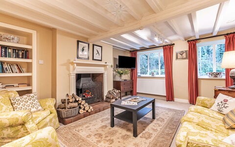 Dolhyfryd Lodge: Mobilia, Interior Design, Parete, Pavimentazione, Legna, Divano, Pavimento, Soffitto, Soggiorno, Camera