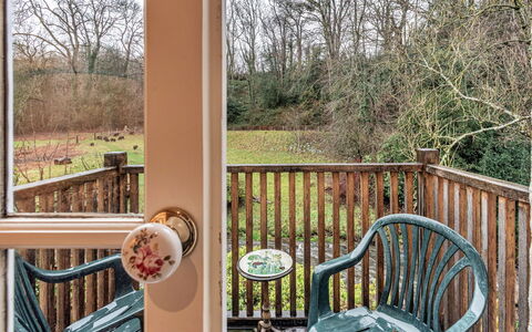 Dolhyfryd Lodge: Legna, Mobilia, Color Legno, Colonna, Latifoglie, Sedia, Recinzione, Corrimano, Balcone, Deck