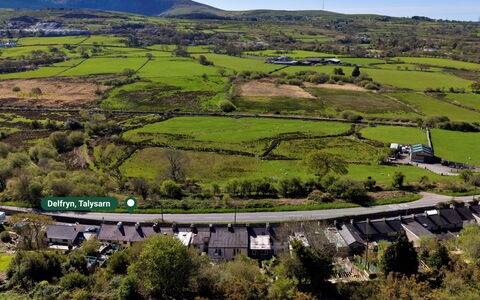 Delfryn: Highland, Paesaggio, Pascolo, Collina, Area Rurale, Plain, Lotto, Campo, Villaggio, Hill Station