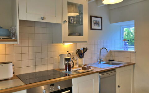Pen-Y-Groes: Elettrodomestico Da Cucina, Cucina, Controsoffitto, Cabinetry, Apparecchio Major, Interior Design, Elettrodomestico, Lavandino Della Cucina, Pavimentazione, Camera