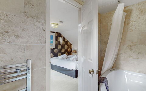 Ormidale House: Interior Design, Parete, Pavimentazione, Soffitto, Pavimento, Casa, Illuminazione, Idraulico Fixture, Camera, Bagno