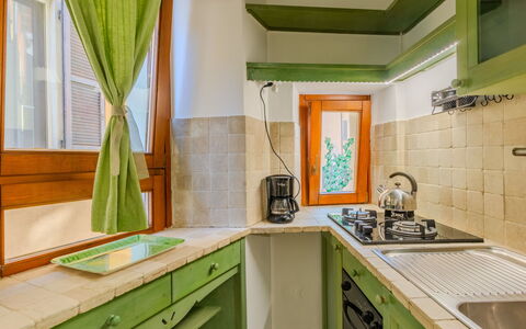 La Finestra sul Lago: Interior Design, Cucina, Legna, Soffitto, Pavimentazione, Controsoffitto, Apparecchio Major, Camera, Pavimento, Elettrodomestico Da Cucina