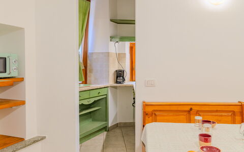 La Finestra sul Lago: Interior Design, Soffitto, Mobilia, Pavimentazione, Pavimento, Camera, Appartamento, Cabinetry, Cucina, Controsoffitto