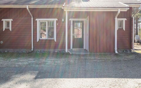 Koli Country Club B 5: Legna, Casa, Casa, Tetto, Raccordo, Villetta, Zona Residenziale, Porta, Finestra A Ghigliottina, Latifoglie