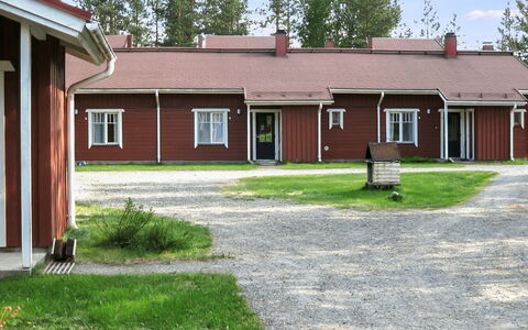 Koli Country Club B 6: Zona Residenziale, Lotto, Insediamento Umano, Villetta, Cortile, Prato, Driveway, Estate, Pole, Shade