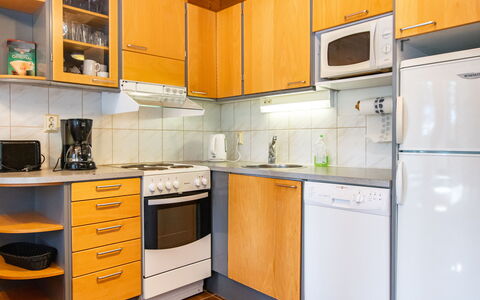 Koli Country Club B 6: Cucina, Elettrodomestico Da Cucina, Apparecchio Major, Controsoffitto, Legna, Pavimentazione, Interior Design, Cabinetry, Pavimento, Camera