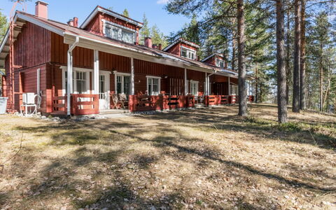 Koli Country Club B 7: Villetta, Casa, Estate, Raccordo, Agriturismo, Woodland, Finestra A Ghigliottina, Cortile, Larice, Shade