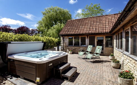 The Cottages Collection at Rusty Lane Farm: Piscina, Vasca Da Bagno, Ricorrere, Mobili Da Esterno, Eco Hotel, Shade, Cortile, Vasca Idromassaggio, Cortile