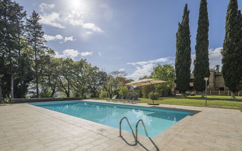 Casa Amelia, Pool, Casole Elsa, Monti: Blu, Albero, Piscina, Shade, Giardino, Landscaping, Sempreverde, Mobili Da Esterno, Ricorrere