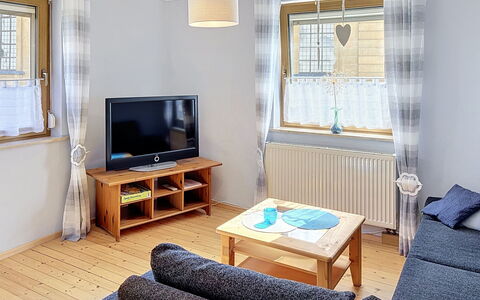 Albert: Mobilia, Interior Design, Pavimentazione, Legna, Pavimento, Camera, Tessile, Illuminazione, Soffitto, Soggiorno