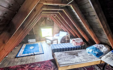 Oaza Spokoju: Legna, Pavimentazione, Pavimento, Camera, Soffitto, Camera Da Letto, Interior Design, Attico, Mobilia, Latifoglie