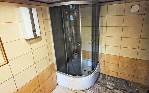 Oaza Spokoju: Pavimentazione, Pavimento, Idraulico Fixture, Bagno, Idraulico, Camera, Doccia Porta, Piastrella, Gabinetto