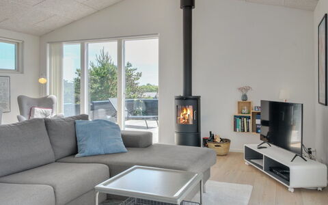 Fromer - 800M from the Sea: Pavimentazione, Mobilia, Pavimento, Divano, Soggiorno, Focolare, Interior Design, Pavimento In Legno, Stufa A Legna, Casa