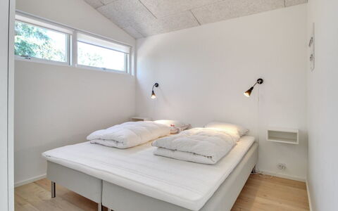 Fromer - 800M from the Sea: Interior Design, Soffitto, Pavimentazione, Pavimento, Camera Da Letto, Illuminazione, Lampada, Camera, Letto, Mobilia
