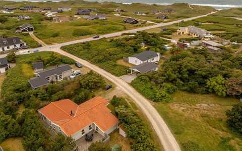 Jale - 300M from the Sea: Tetto, Casa, Casa, Paesaggio, Lotto, Plain, Area Rurale, Visione Globale, Fotografia Aerea, Estate