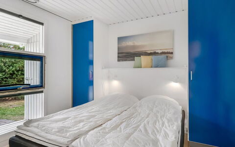 Jale - 300M from the Sea: Interior Design, Soffitto, Pavimento, Camera Da Letto, Appartamento, Lenzuolo, Letto, Bedding, Design, Hotel