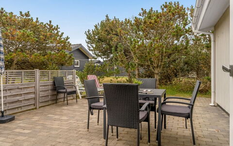 Jale - 300M from the Sea: Mobilia, Mobili Da Esterno, Sedia, Tavolo Esterno, Tavolo, Cucina & Sala Da Pranzo Tavolo, Terrazza, Shade, Giardino, Color Legno