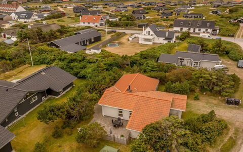 Jale - 300M from the Sea: Zona Residenziale, Casa, Tetto, Casa, Paesaggio, Lotto, Sobborgo, Plain, Visione Globale, Fotografia Aerea