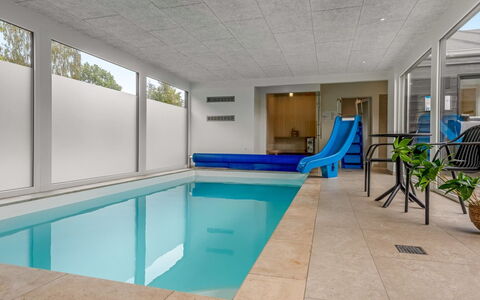Filippine - 800M from the Sea: Piscina, Pavimentazione, Pavimento, Architettura, Interior Design, Materiale Composito, Soffitto, Ricorrere, Shade, Eco Hotel